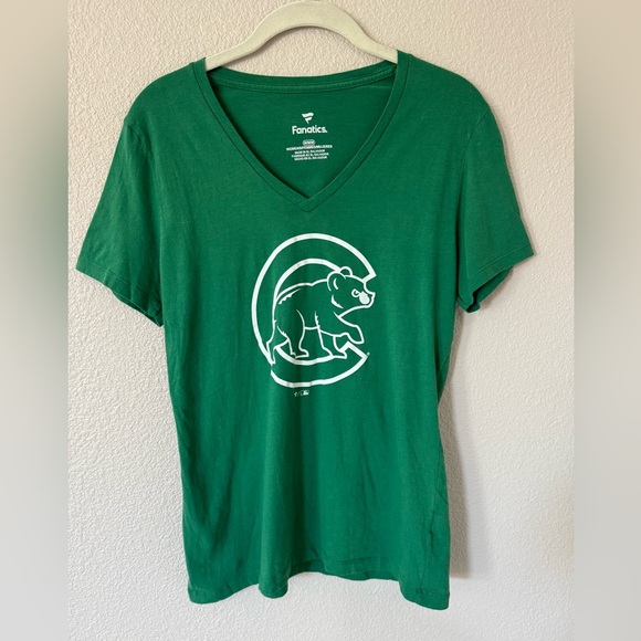 Chicago Cubs Green V-Neck T-Shirt – Fanatics, Women’s Medium, 100% Cotton - Picture 1 of 4